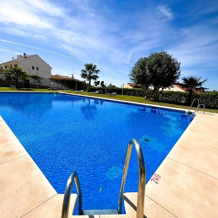 Apartamento A 900 M De La Playa Y Con Vistas Al Mar En Фуeнхирола Екстериор снимка