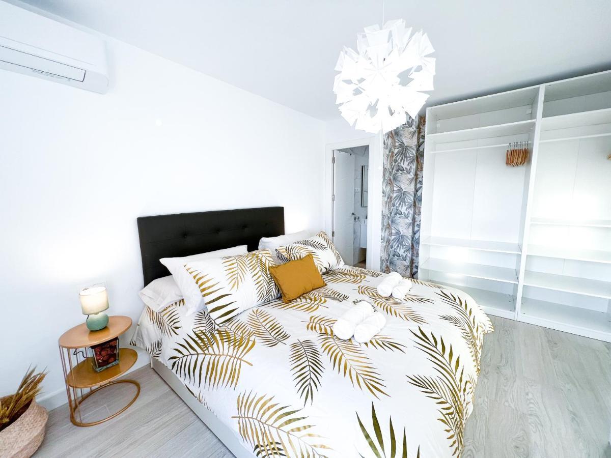 Apartamento A 900 M De La Playa Y Con Vistas Al Mar En Фуeнхирола Екстериор снимка