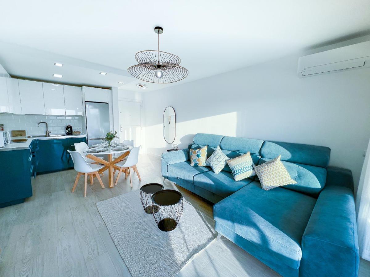 Apartamento A 900 M De La Playa Y Con Vistas Al Mar En Фуeнхирола Екстериор снимка