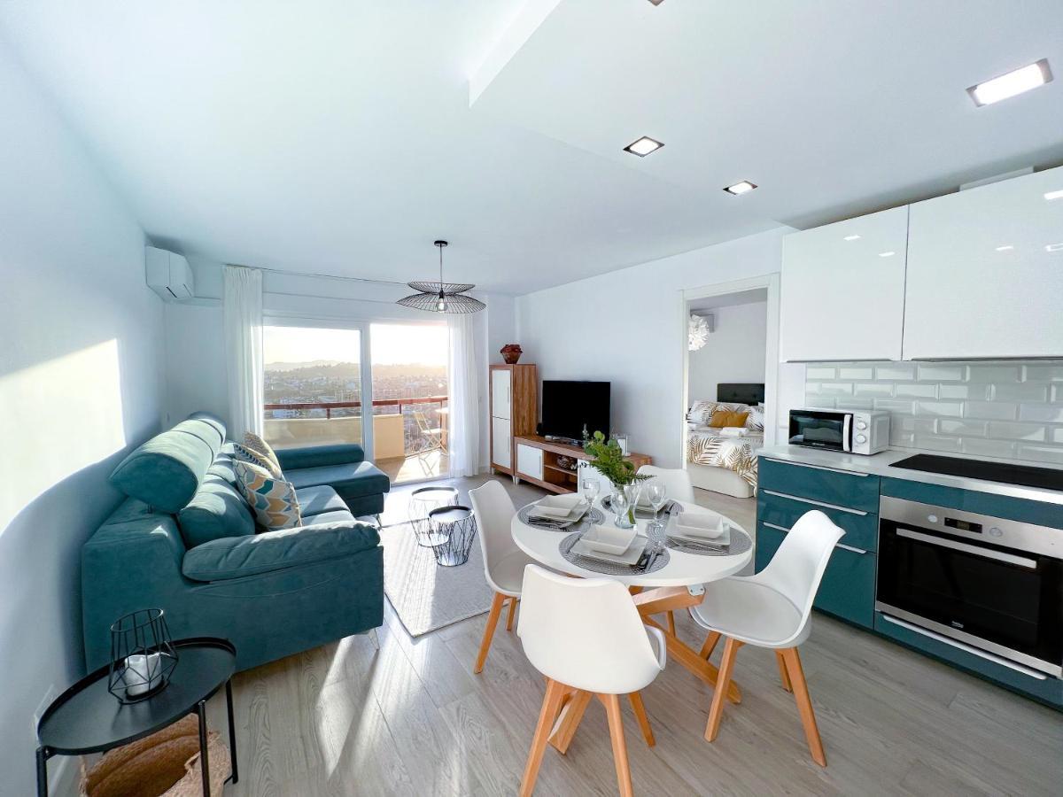 Apartamento A 900 M De La Playa Y Con Vistas Al Mar En Фуeнхирола Екстериор снимка
